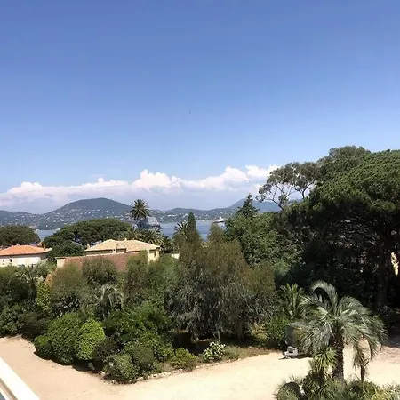 Brise Tropezienne : Vue / 2 / Parking Apartment Saint-Tropez